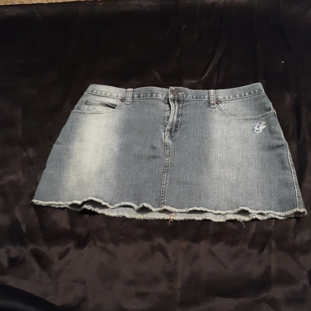 NWNT Girls Med Gotcha Denum Mini Skirt.